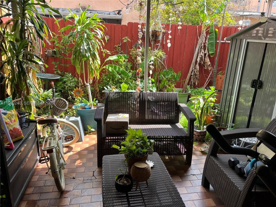 En Venta: $300,000 (2 camas, 2 baños, 1208 Pies cuadrados)