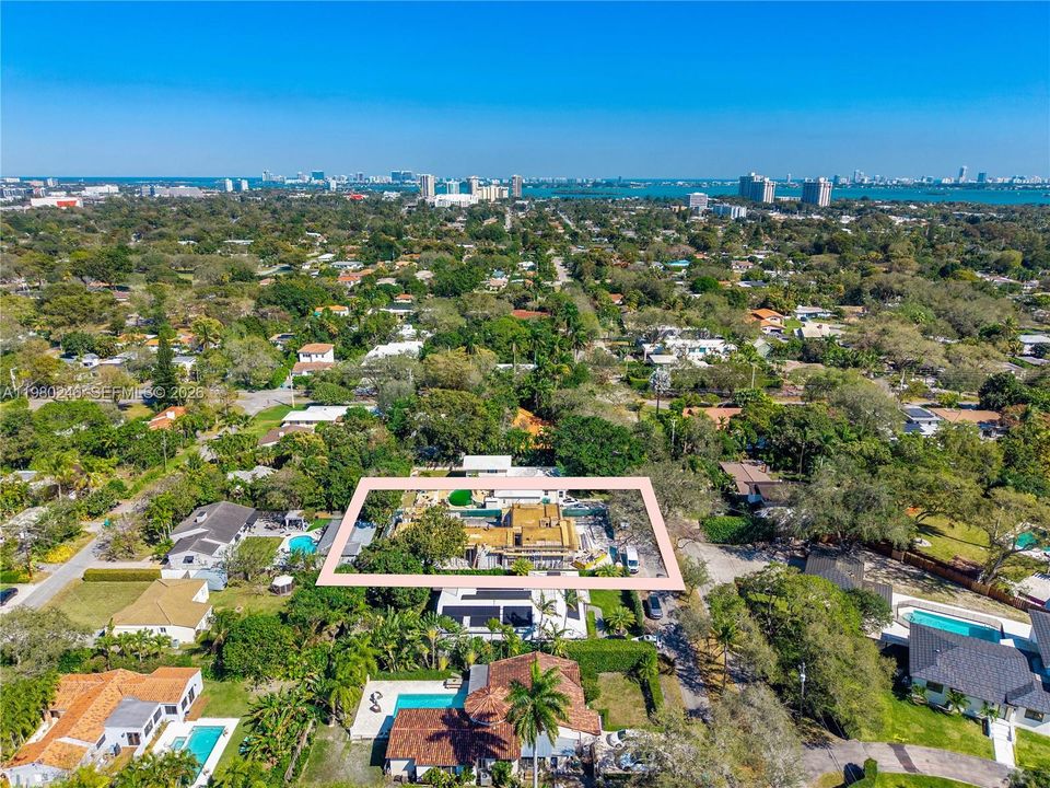 For Sale: $5,950,000 (6 beds, 6 baths, 4530 Square Feet)