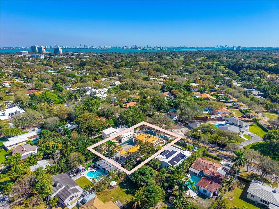 For Sale: $5,950,000 (6 beds, 6 baths, 4530 Square Feet)