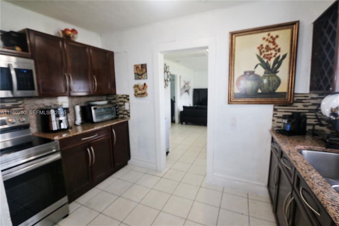 For Sale: $459,900 (0 beds, 0 baths, 1652 Square Feet)