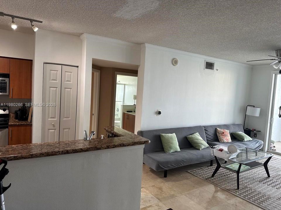 For Sale: $599,900 (3 beds, 2 baths, 1264 Square Feet)