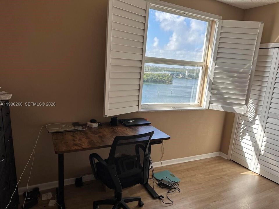 For Sale: $599,900 (3 beds, 2 baths, 1264 Square Feet)