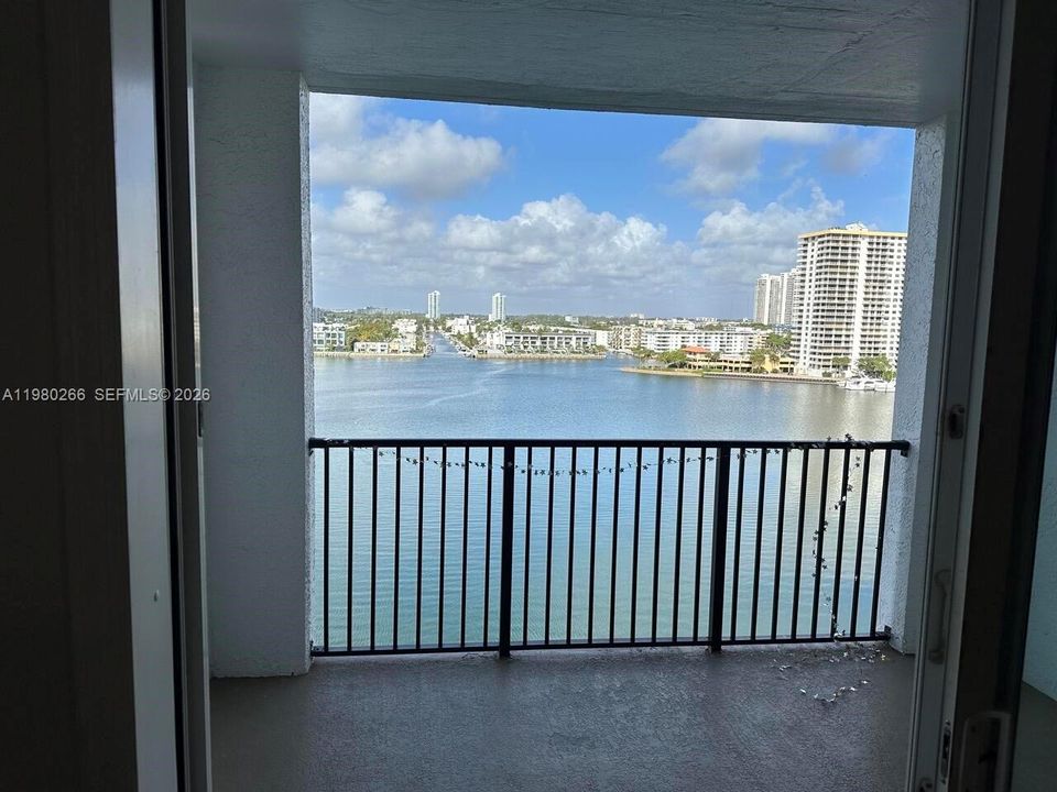 For Sale: $599,900 (3 beds, 2 baths, 1264 Square Feet)