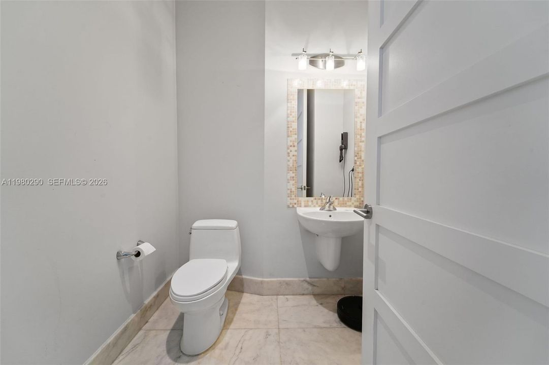 For Sale: $1,990,000 (2 beds, 2 baths, 1809 Square Feet)