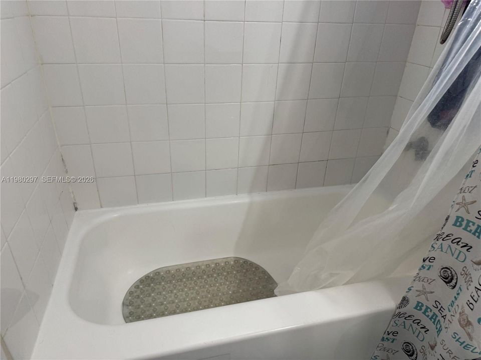 En Venta: $164,900 (2 camas, 2 baños, 1000 Pies cuadrados)