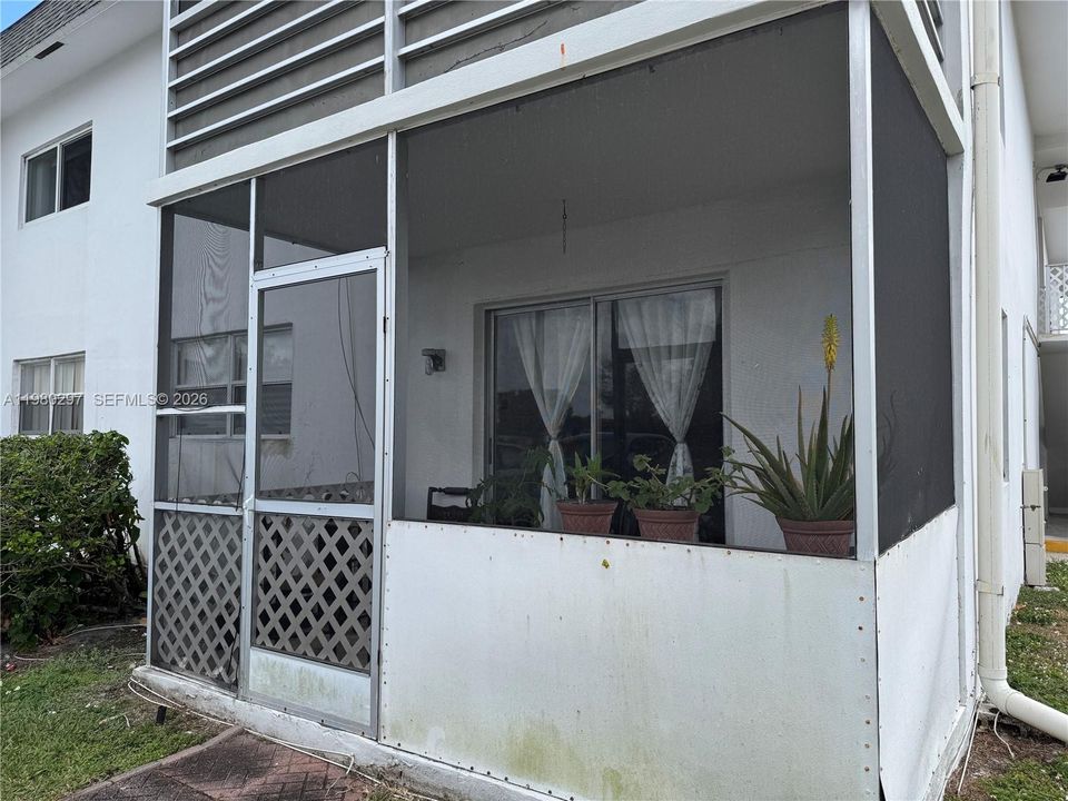 En Venta: $164,900 (2 camas, 2 baños, 1000 Pies cuadrados)