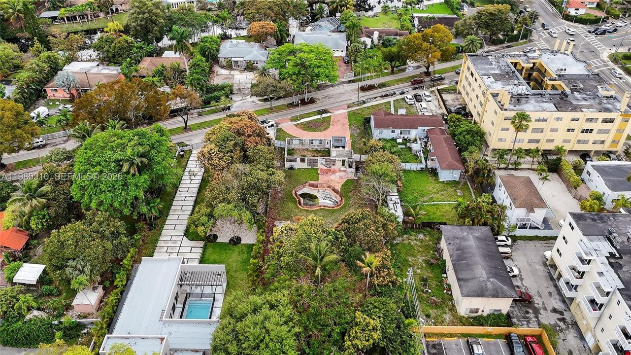 En Venta: $697,000 (0.38 acres)