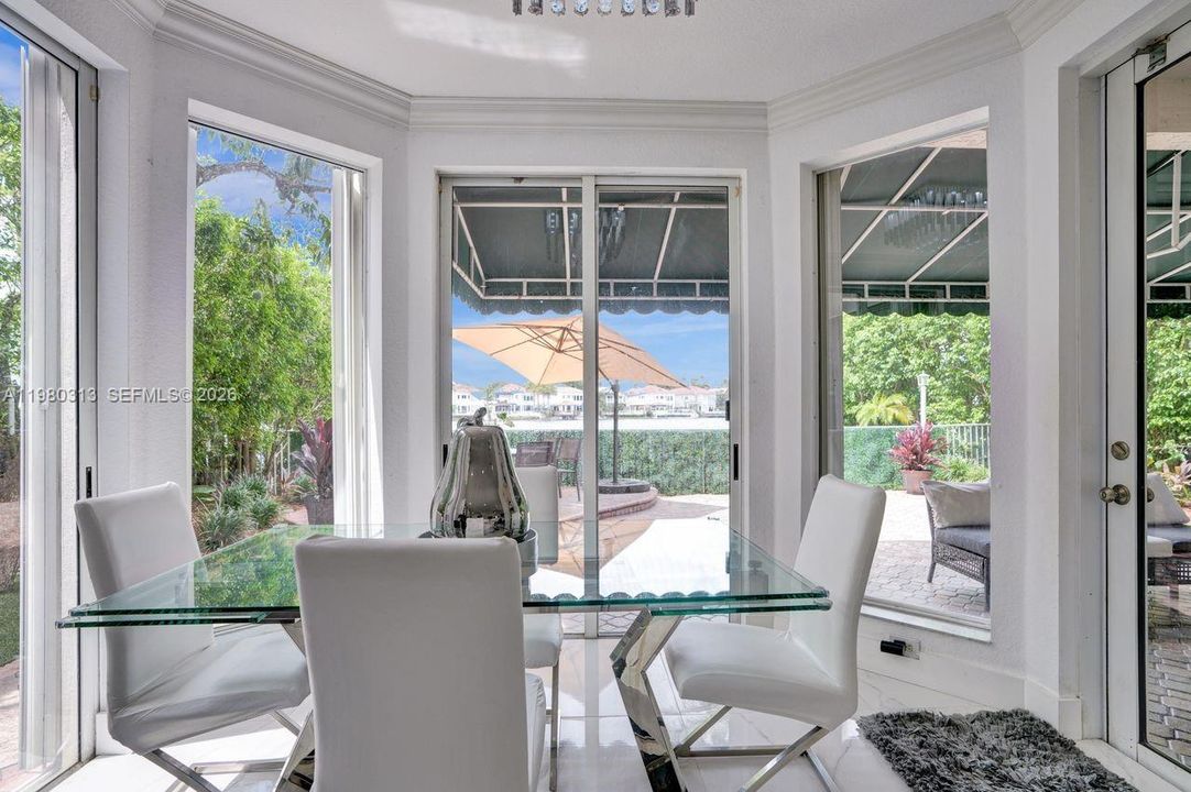 Activo con contrato: $1,575,000 (5 camas, 3 baños, 3052 Pies cuadrados)