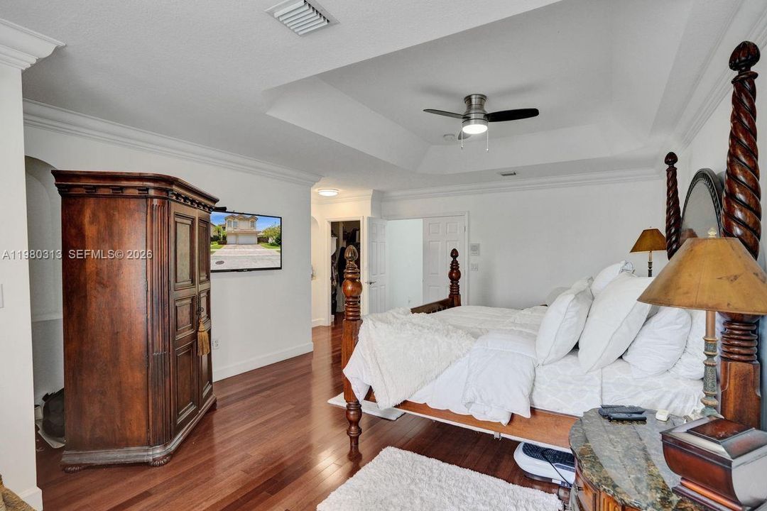 Activo con contrato: $1,575,000 (5 camas, 3 baños, 3052 Pies cuadrados)