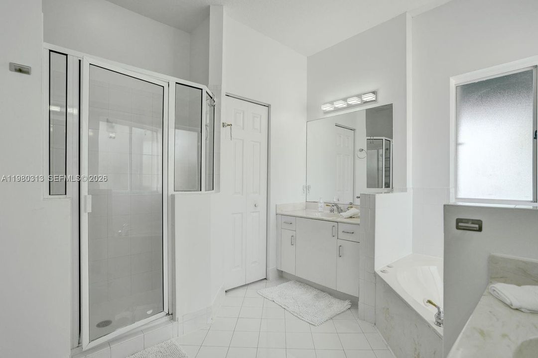 Activo con contrato: $1,575,000 (5 camas, 3 baños, 3052 Pies cuadrados)