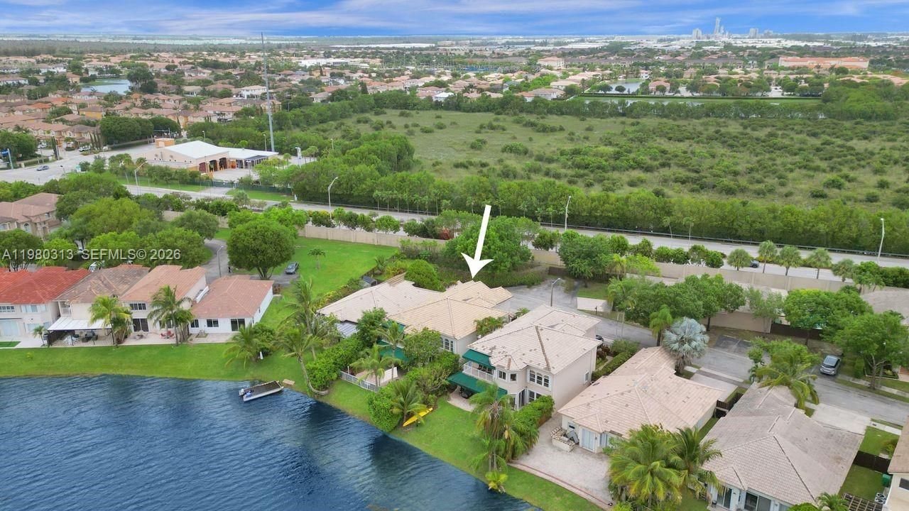 Activo con contrato: $1,575,000 (5 camas, 3 baños, 3052 Pies cuadrados)