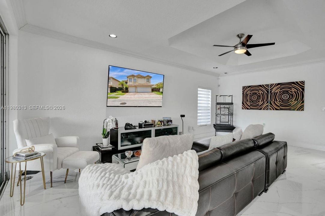 Activo con contrato: $1,575,000 (5 camas, 3 baños, 3052 Pies cuadrados)