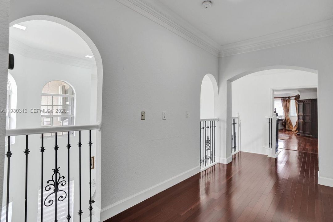 Activo con contrato: $1,575,000 (5 camas, 3 baños, 3052 Pies cuadrados)