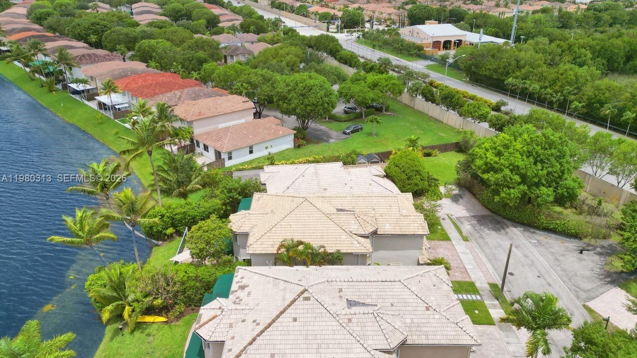Activo con contrato: $1,575,000 (5 camas, 3 baños, 3052 Pies cuadrados)