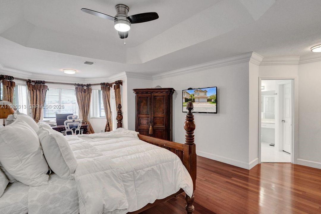 Activo con contrato: $1,575,000 (5 camas, 3 baños, 3052 Pies cuadrados)