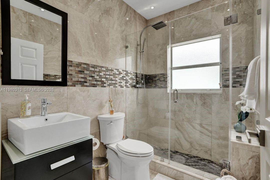 Activo con contrato: $1,575,000 (5 camas, 3 baños, 3052 Pies cuadrados)
