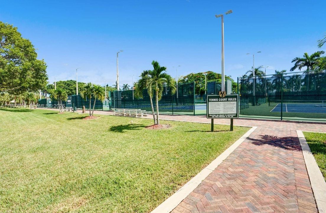 Activo con contrato: $1,575,000 (5 camas, 3 baños, 3052 Pies cuadrados)