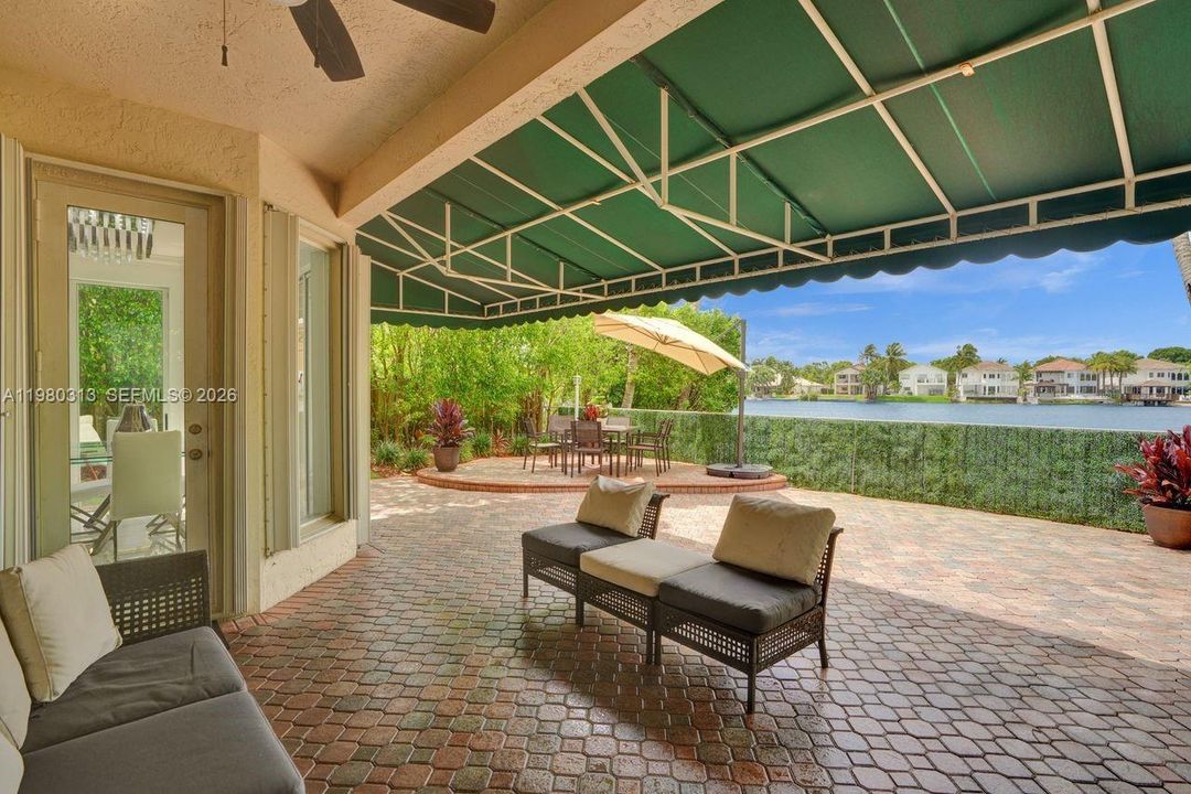 Activo con contrato: $1,575,000 (5 camas, 3 baños, 3052 Pies cuadrados)