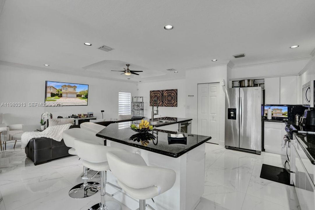 Activo con contrato: $1,575,000 (5 camas, 3 baños, 3052 Pies cuadrados)