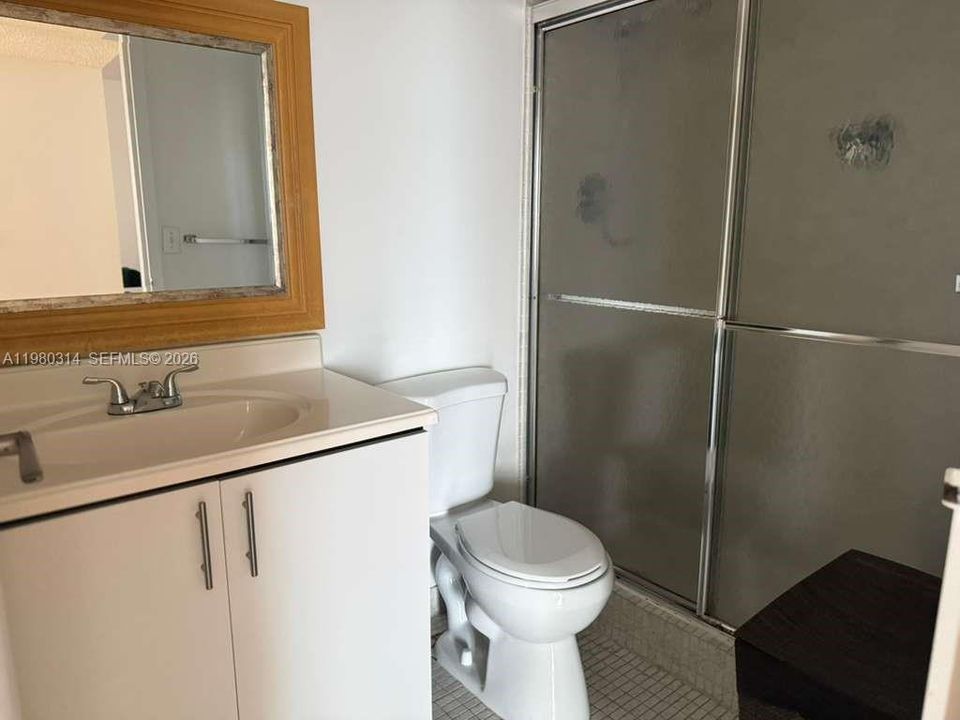 For Sale: $350,000 (2 beds, 2 baths, 894 Square Feet)