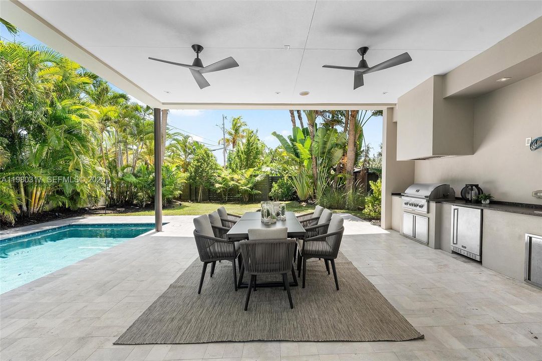 For Sale: $3,990,000 (5 beds, 5 baths, 4325 Square Feet)