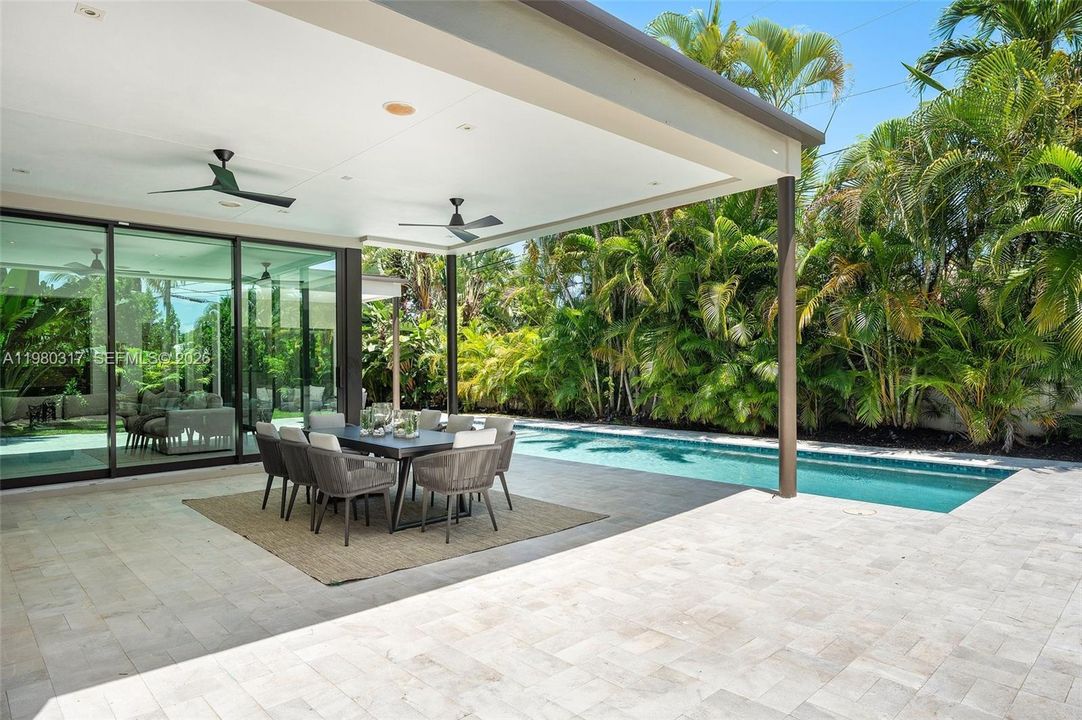 For Sale: $3,990,000 (5 beds, 5 baths, 4325 Square Feet)