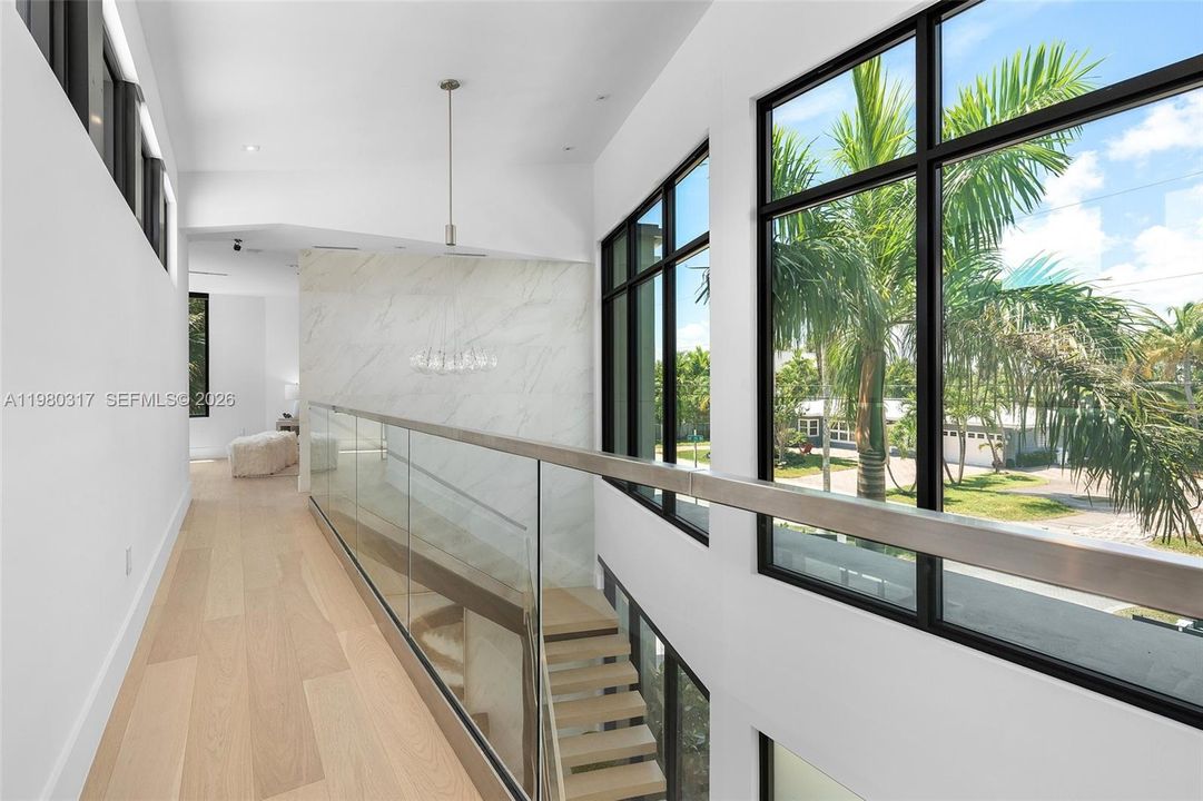 For Sale: $3,990,000 (5 beds, 5 baths, 4325 Square Feet)