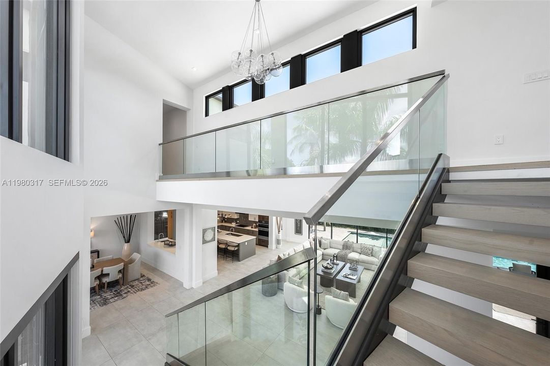 For Sale: $3,990,000 (5 beds, 5 baths, 4325 Square Feet)