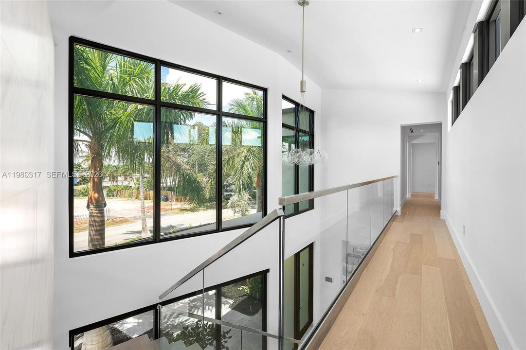 For Sale: $3,990,000 (5 beds, 5 baths, 4325 Square Feet)