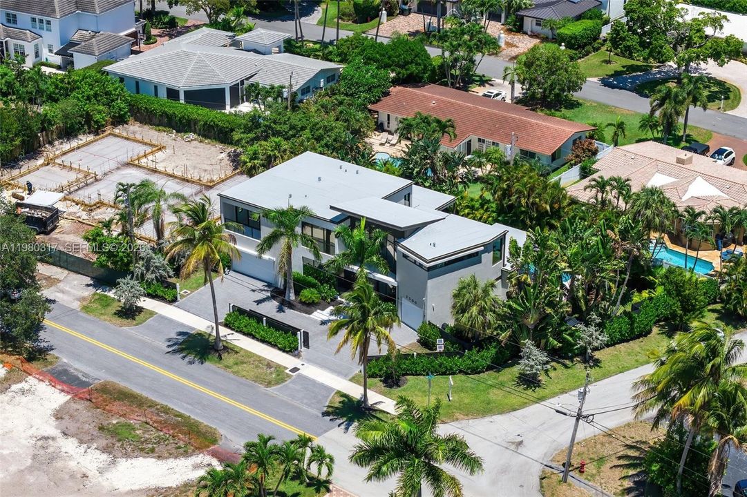 For Sale: $3,990,000 (5 beds, 5 baths, 4325 Square Feet)