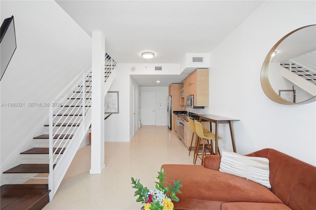 En Venta: $430,000 (1 camas, 1 baños, 721 Pies cuadrados)