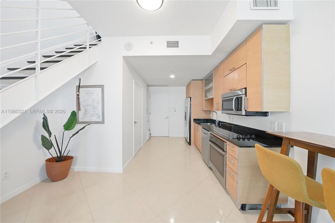 En Venta: $430,000 (1 camas, 1 baños, 721 Pies cuadrados)
