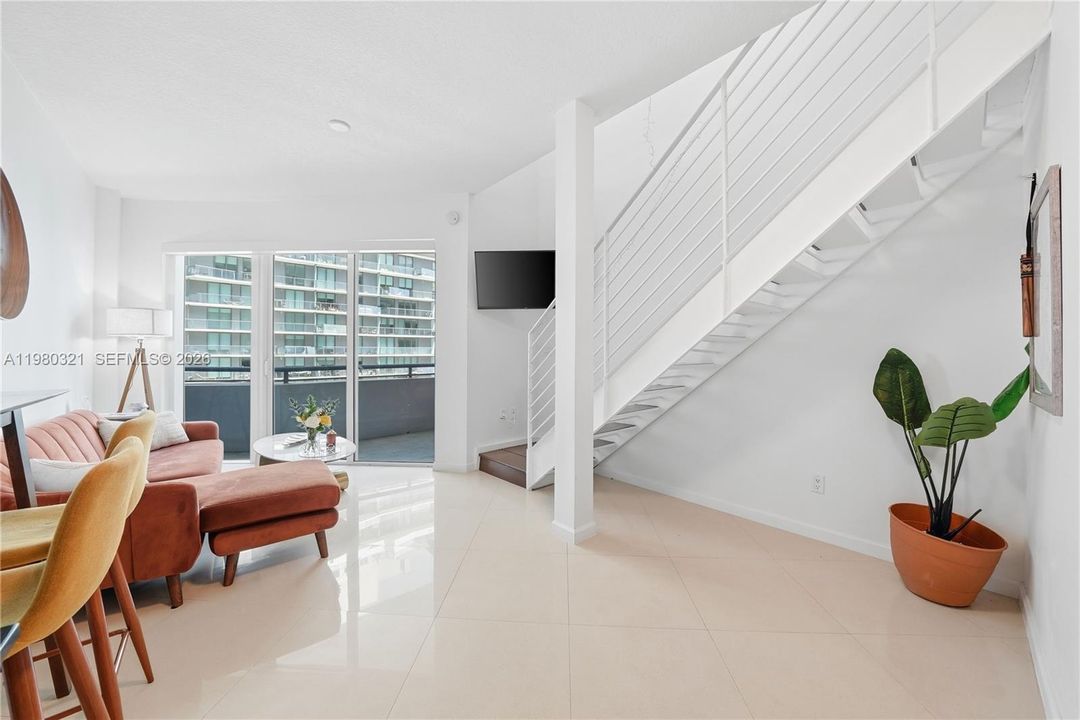 En Venta: $430,000 (1 camas, 1 baños, 721 Pies cuadrados)