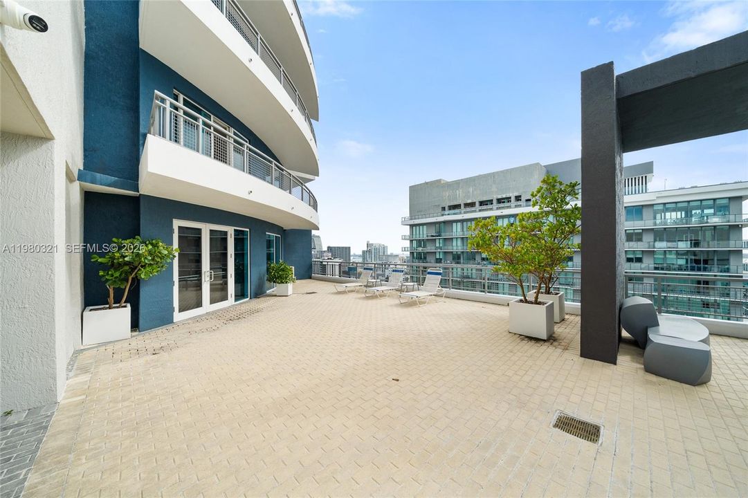 En Venta: $430,000 (1 camas, 1 baños, 721 Pies cuadrados)