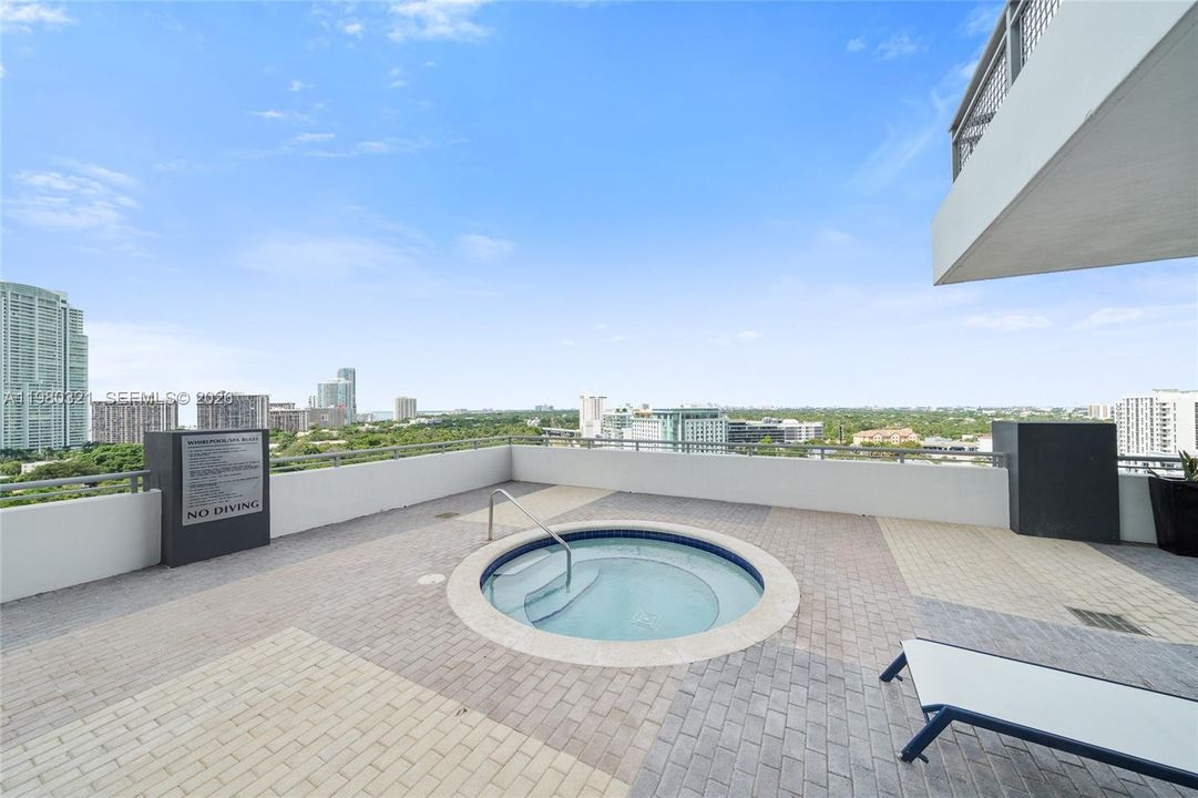 En Venta: $430,000 (1 camas, 1 baños, 721 Pies cuadrados)