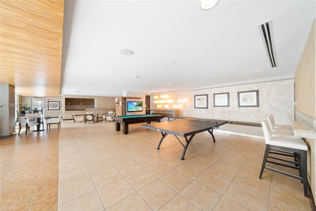 En Venta: $430,000 (1 camas, 1 baños, 721 Pies cuadrados)