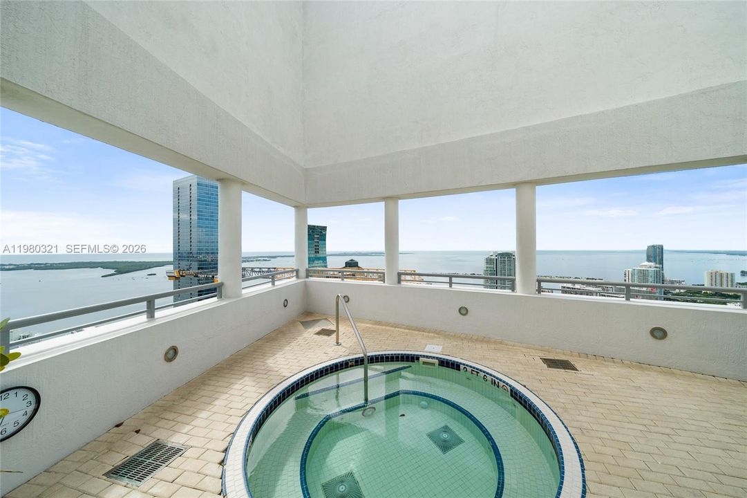En Venta: $430,000 (1 camas, 1 baños, 721 Pies cuadrados)