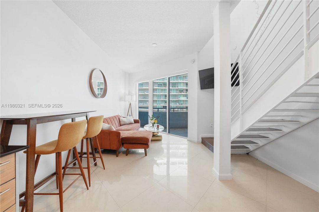 En Venta: $430,000 (1 camas, 1 baños, 721 Pies cuadrados)