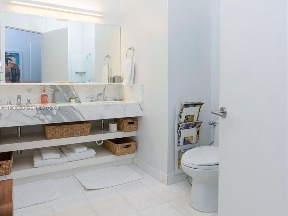 Activo con contrato: $8,500 (3 camas, 2 baños, 2090 Pies cuadrados)