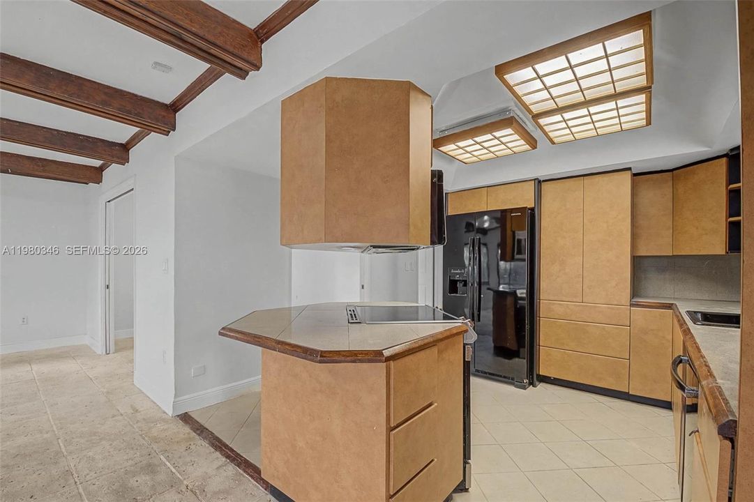 Недавно продано: $1,195,000 (4 спален, 3 ванн, 2730 Квадратных фут)