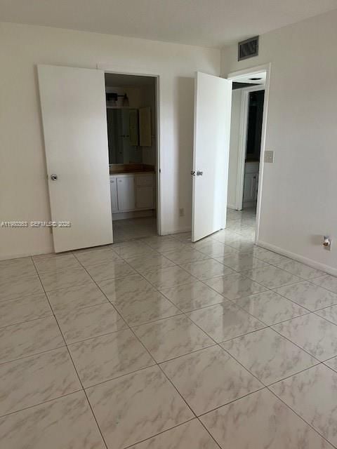 Под контрактом: $145,000 (2 спален, 2 ванн, 1044 Квадратных фут)