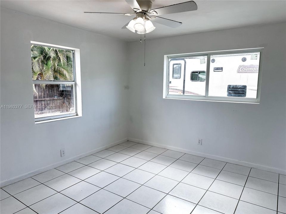 For Sale: $637,000 (3 beds, 2 baths, 1424 Square Feet)