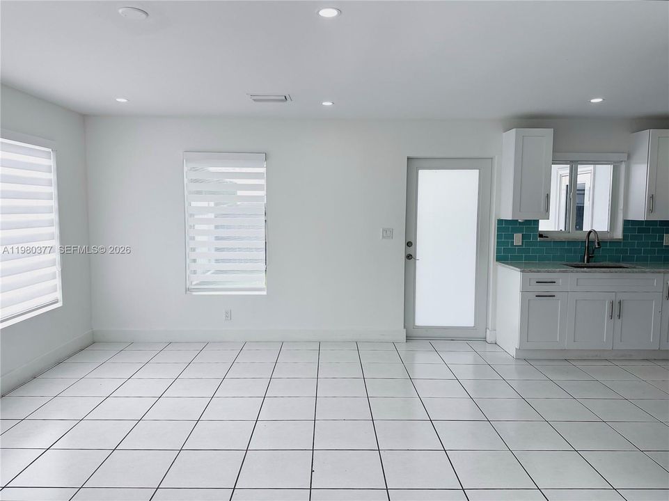 For Sale: $637,000 (3 beds, 2 baths, 1424 Square Feet)