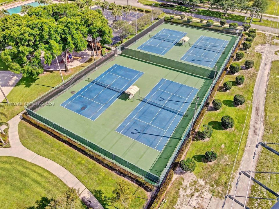 合同活跃: $2,090 (2 贝兹, 2 浴室, 1236 平方英尺)