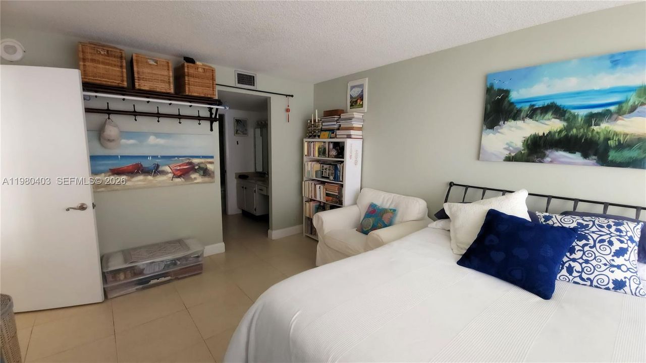 En Venta: $479,000 (1 camas, 1 baños, 1064 Pies cuadrados)