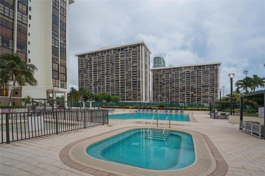 En Venta: $479,000 (1 camas, 1 baños, 1064 Pies cuadrados)