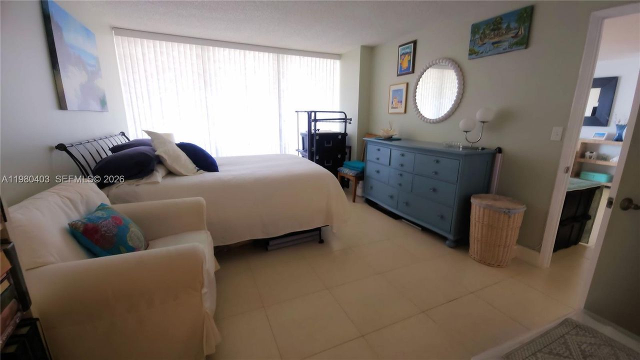 En Venta: $479,000 (1 camas, 1 baños, 1064 Pies cuadrados)