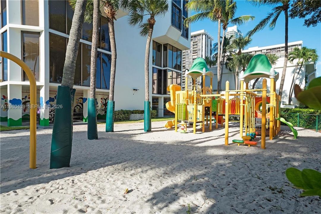 En Venta: $479,000 (1 camas, 1 baños, 1064 Pies cuadrados)
