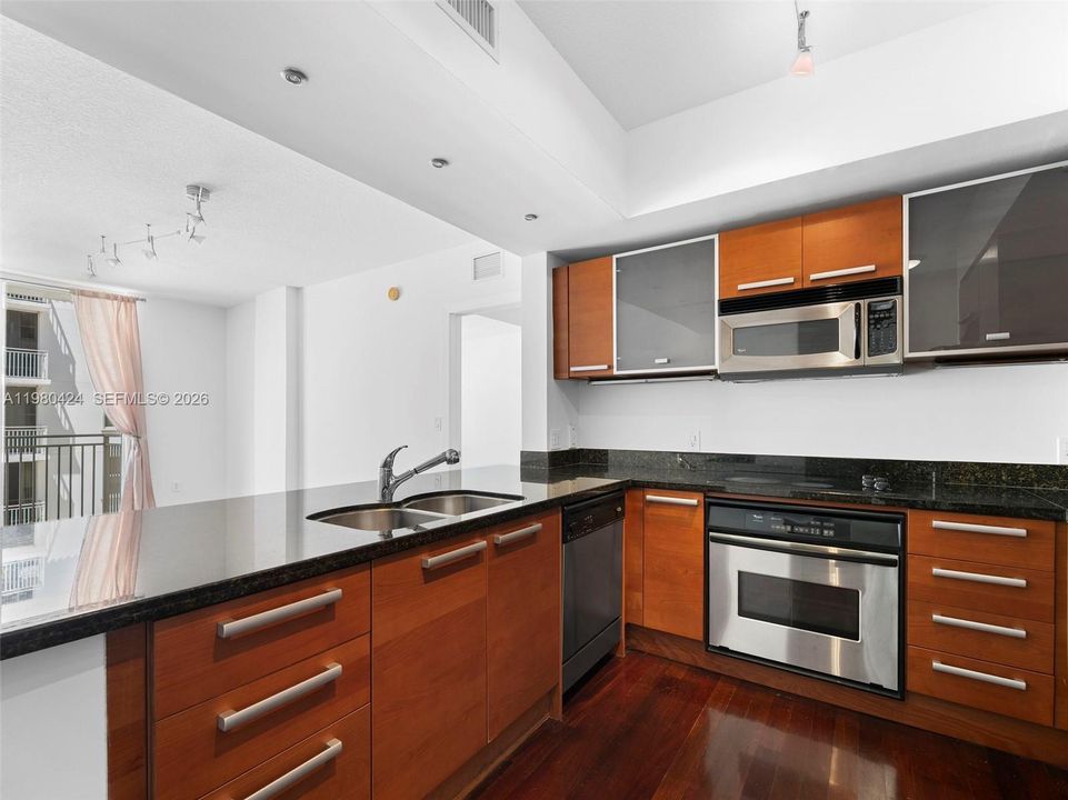 En Venta: $535,000 (2 camas, 2 baños, 1048 Pies cuadrados)