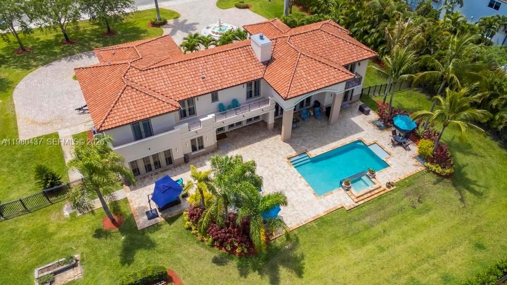 На продажу: $2,850,000 (6 спален, 4 ванн, 6251 Квадратных фут)